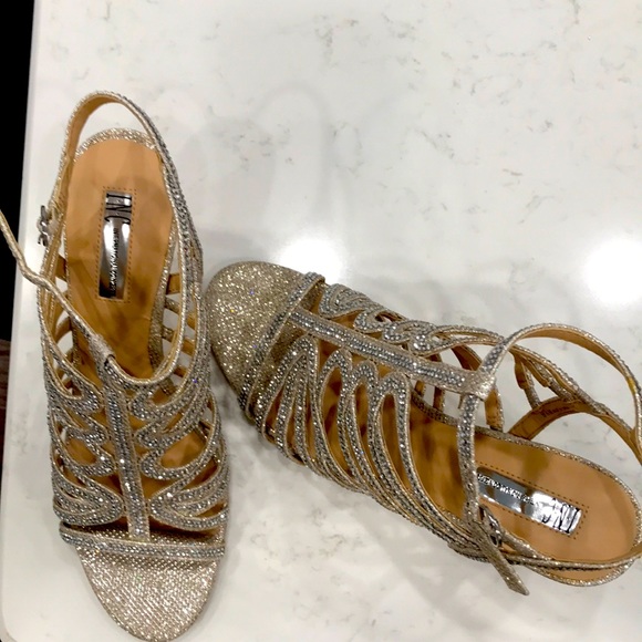 PARTY 9 1/2 SEQUINS heels. Beautiful condition. Like new - Picture 1 of 9